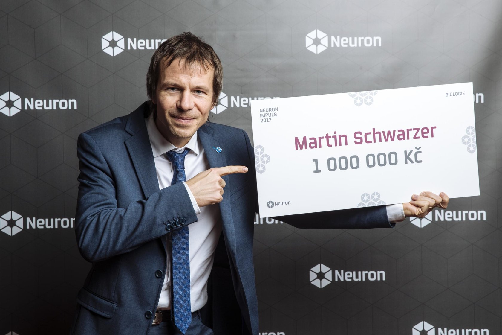 Martin Schwarzer: From Neuron's support to a paper in Science