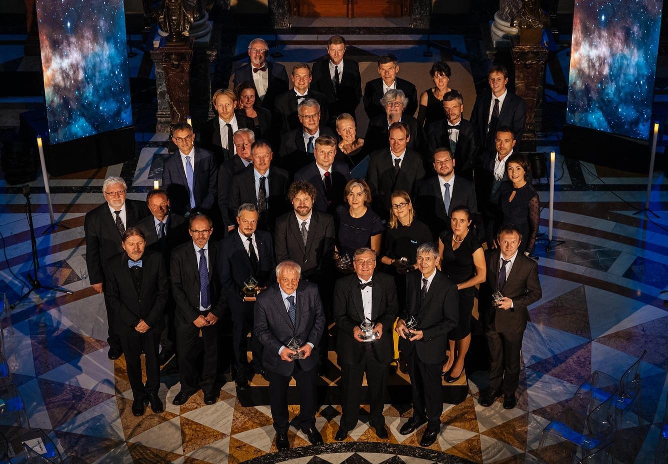 "This was the 2021 Neuron Awards: the gala evening, the debate and portraits of the laureates"