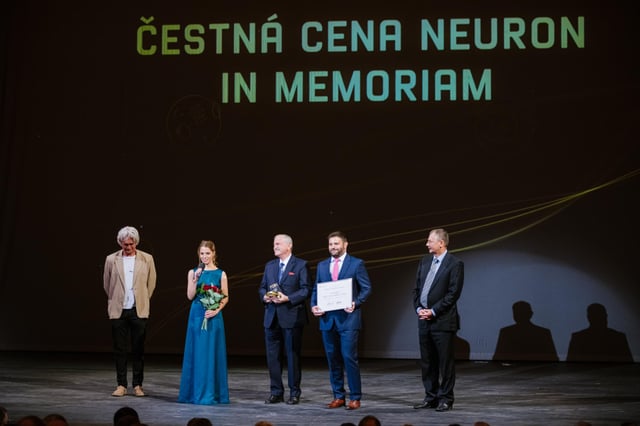 The presentation of the Extraordinary Neuron Awards 2020