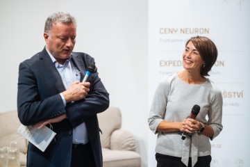 Video a foto: předávání Cen Neuron 2021 a debata s laureáty