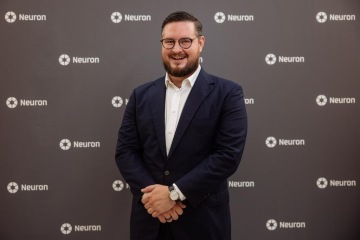 Josef Průša a Francesca Kolowrat novými mecenáši NF Neuron