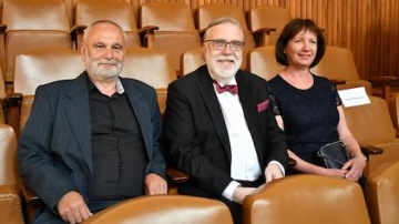 Učitelé, kteří nadchli pro vědu generace dětí, dostanou ocenění Učené společnosti ČR a Nadačního fondu Neuron