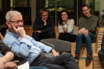 Vyprodáno! Letošní debata s deseti nejlepšími českými vědci se povedla