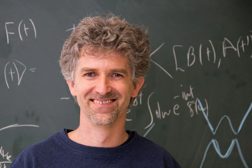 Jan Kuneš vede vědeckou radu za fyziku, nevěří dogmatům