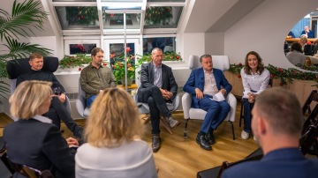 Neuron Club: „Šťastné a veselé“