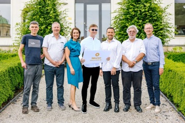 Dalibor Dědek věnoval 100 milionů korun  Nadaci Neuron