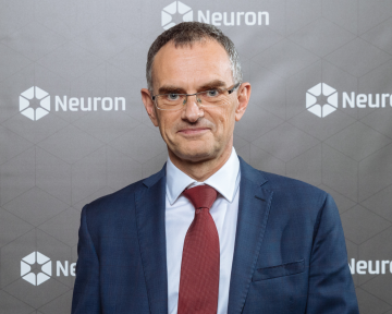 Za objev třetí formy magnetismu získal Tomáš Jungwirth prestižní Europhysics Prize 2026