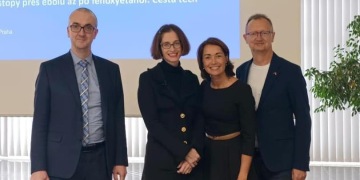 Barbara Paldus na pozvání Neuronu přednášela vysokoškolákům