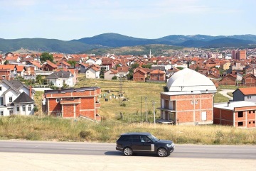 Zápisky z Expedice: „V Kosově už na starý dům nenarazíte.“